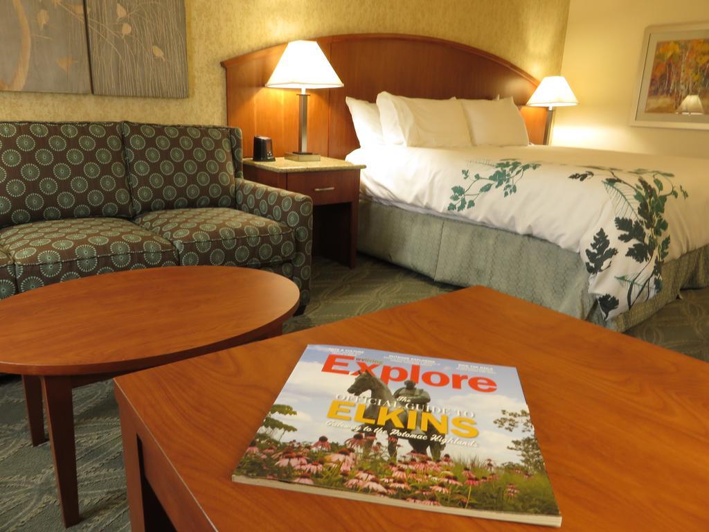Wingate By Wyndham Elkins Otel Oda fotoğraf