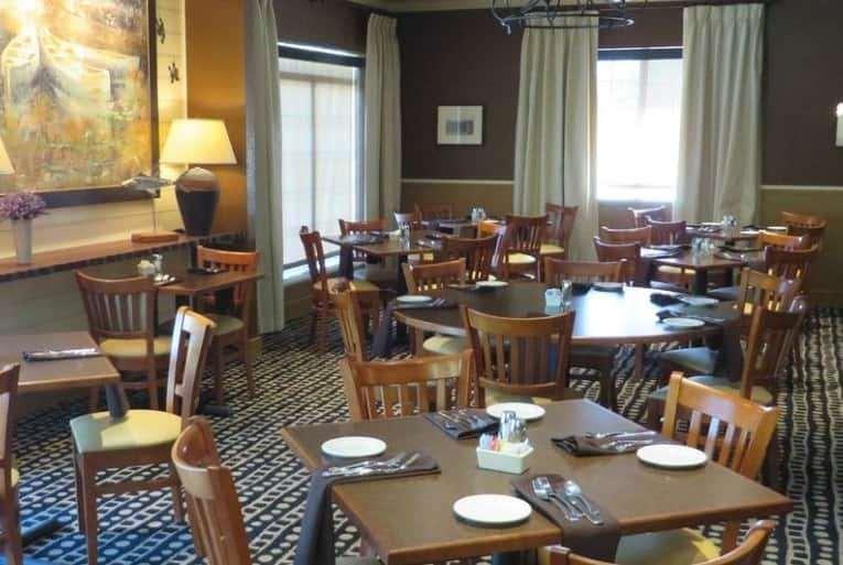 Wingate By Wyndham Elkins Otel Restoran fotoğraf